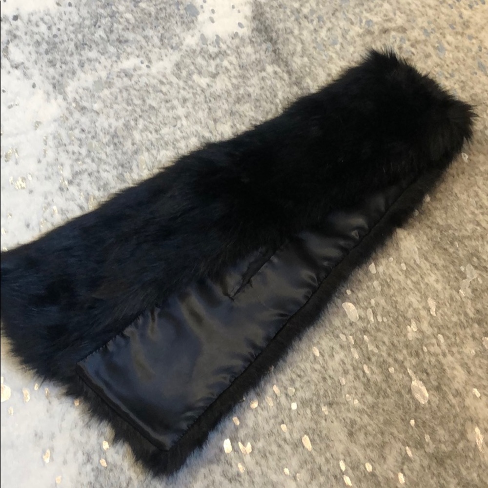 Unreal fur scarf black